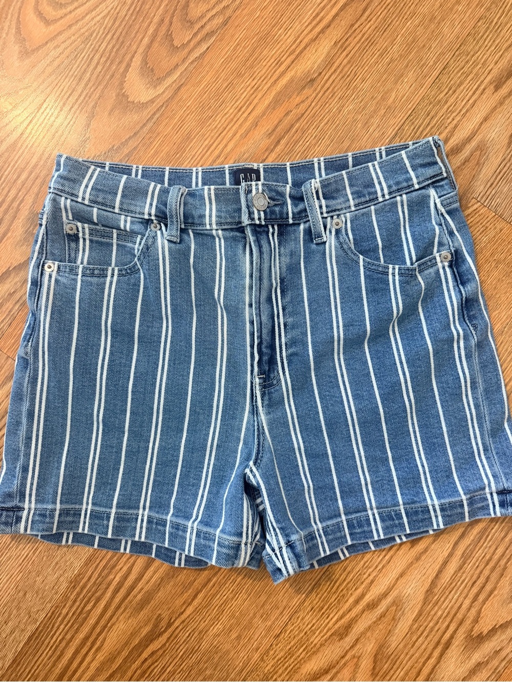 GAP‎ High Rise Mom Jean Shorts 8/29 Railroad Stripe Denim Stretch